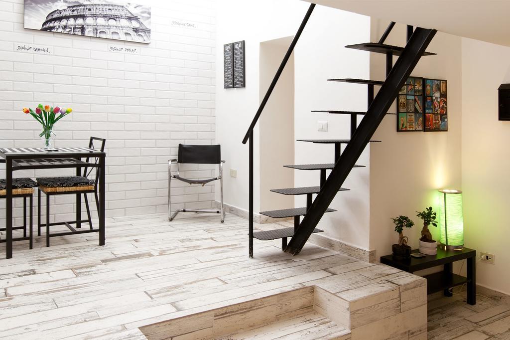 Апартаменты Colosseo Accomodation Рим Экстерьер фото